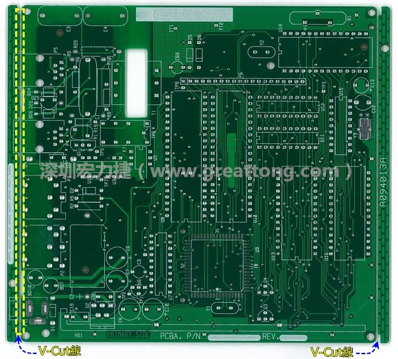 所謂【V-cut】是印刷電路板(PCB)廠(chǎng)商依據(jù)客戶(hù)的圖紙要求，事先在PCB的特定位置用轉(zhuǎn)盤(pán)刀具切割好的一條條分割線(xiàn)，其目的是為了方便后續(xù)SMT電路板組裝完成后的「分板(De-panel)」之用，因?yàn)槠淝懈詈蟮耐庑涂雌饋?lái)就像個(gè)英文的【V】字型，因此得名。