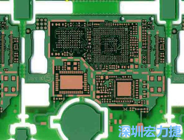 在產(chǎn)品極度要求小型化設(shè)計(jì)時(shí)，可利用HDI板材壓縮主板面積，同時(shí)具減輕重量?jī)?yōu)點(diǎn)。