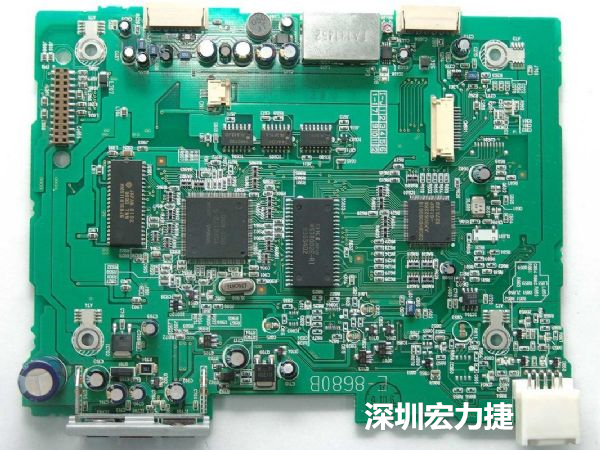 大面積PCB若電子元器件數(shù)量多、重量較重，板材強(qiáng)度不夠時(shí)容易產(chǎn)生PCB中央部凹陷問(wèn)題。